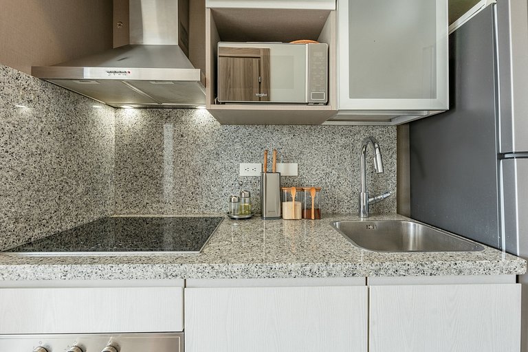 Seaside Luxury 1BDR Condo Paseo Playa Coral D-306