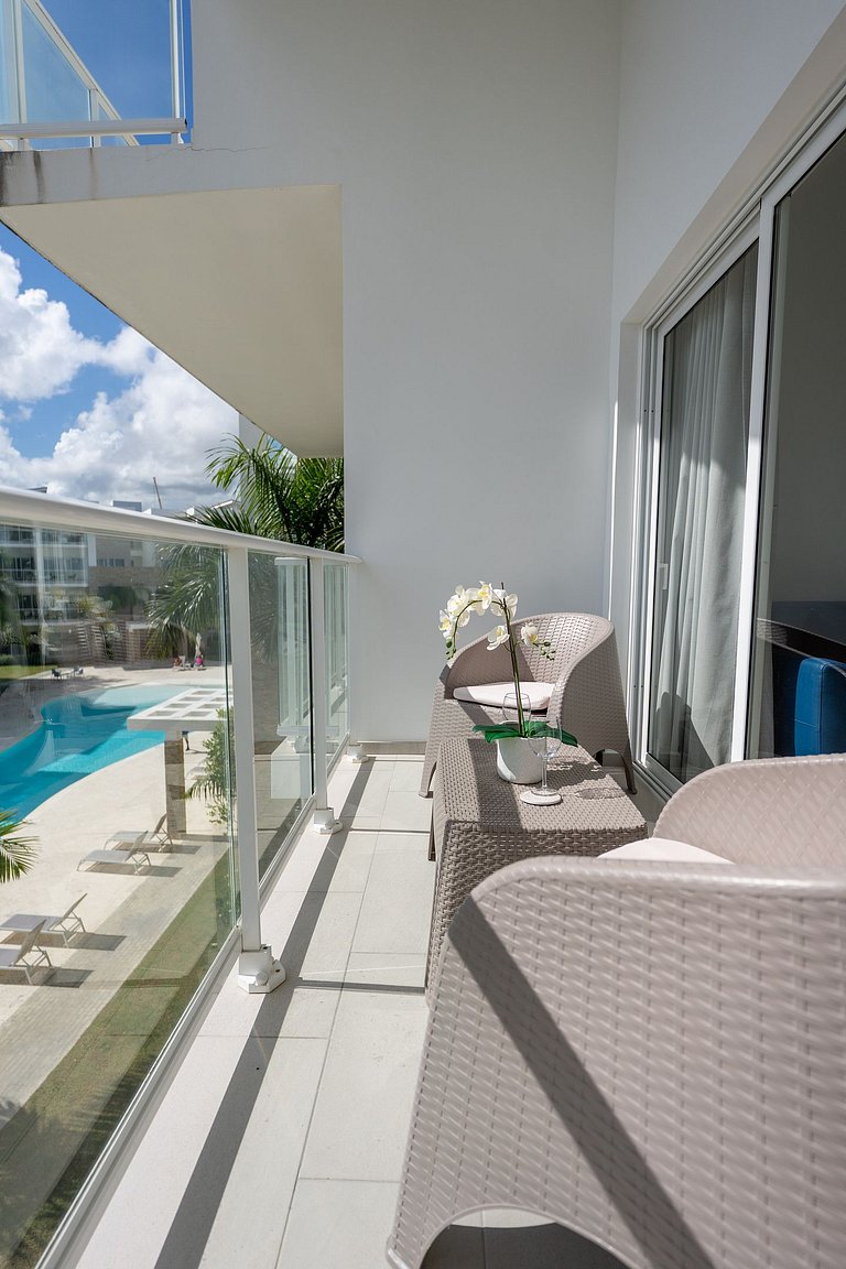 Seaside Luxury 1BDR Condo Paseo Playa Coral D-306