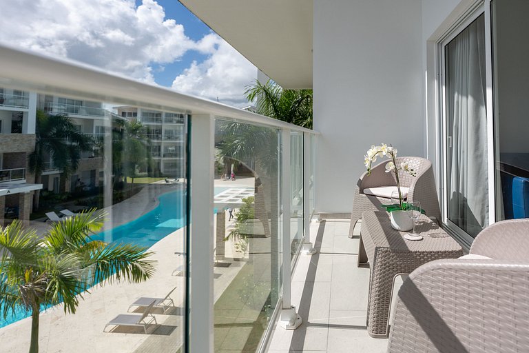Seaside Luxury 1BDR Condo Paseo Playa Coral D-306