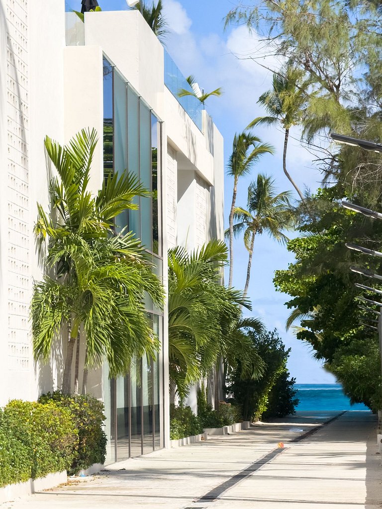 Beach Haven 1BDR Condo Paseo Playa Coral - 305