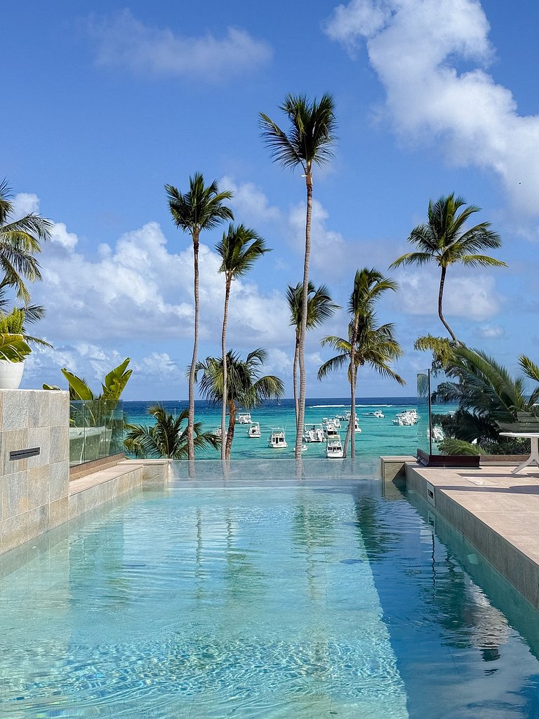 Beach Haven 1BDR Condo Paseo Playa Coral - 305