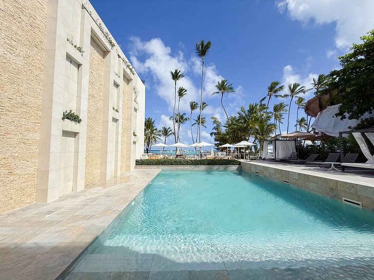 Beach Haven 1BDR Condo Paseo Playa Coral - 305