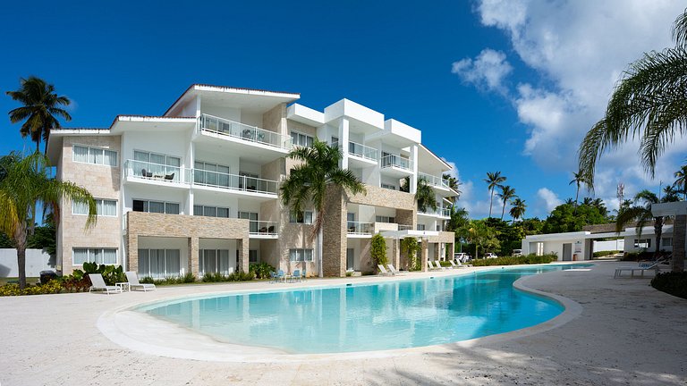 Beach Haven 1BDR Condo Paseo Playa Coral - 305