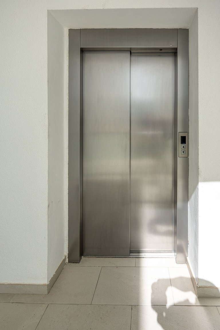 Beach Haven 1BDR Condo Paseo Playa Coral - 305