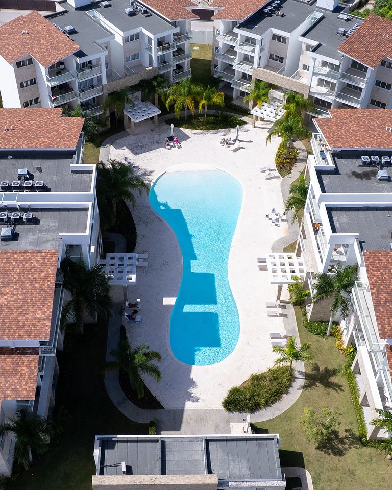 Beach Haven 1BDR Condo Paseo Playa Coral - 305
