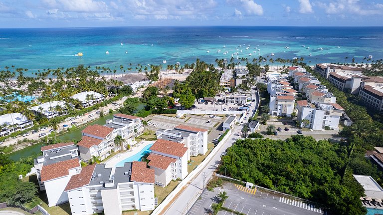 Beach Haven 1BDR Condo Paseo Playa Coral - 305