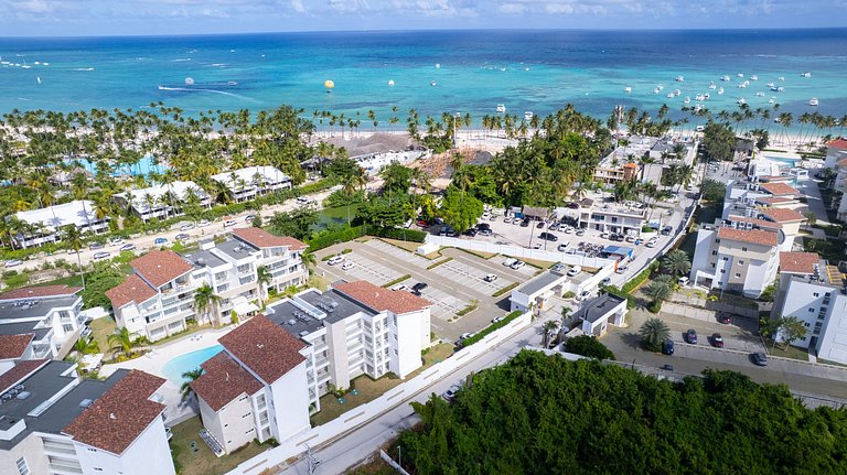 Beach Haven 1BDR Condo Paseo Playa Coral - 305