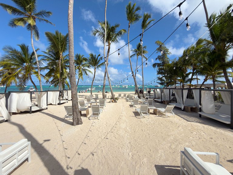 Seaside Luxury 1BDR Condo Paseo Playa Coral D-306