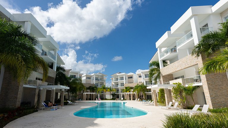 Seaside Luxury 1BDR Condo Paseo Playa Coral D-306