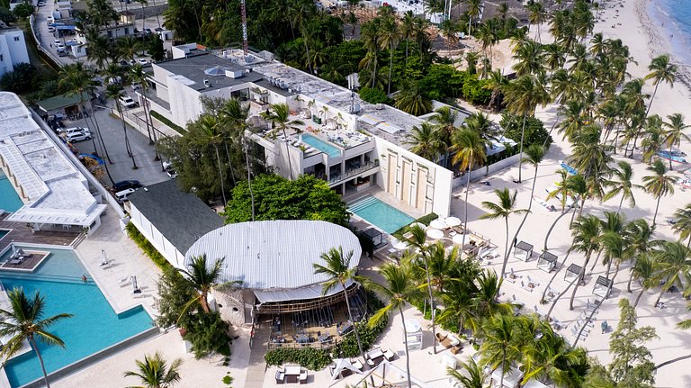 Seaside Luxury 1BDR Condo Paseo Playa Coral D-306