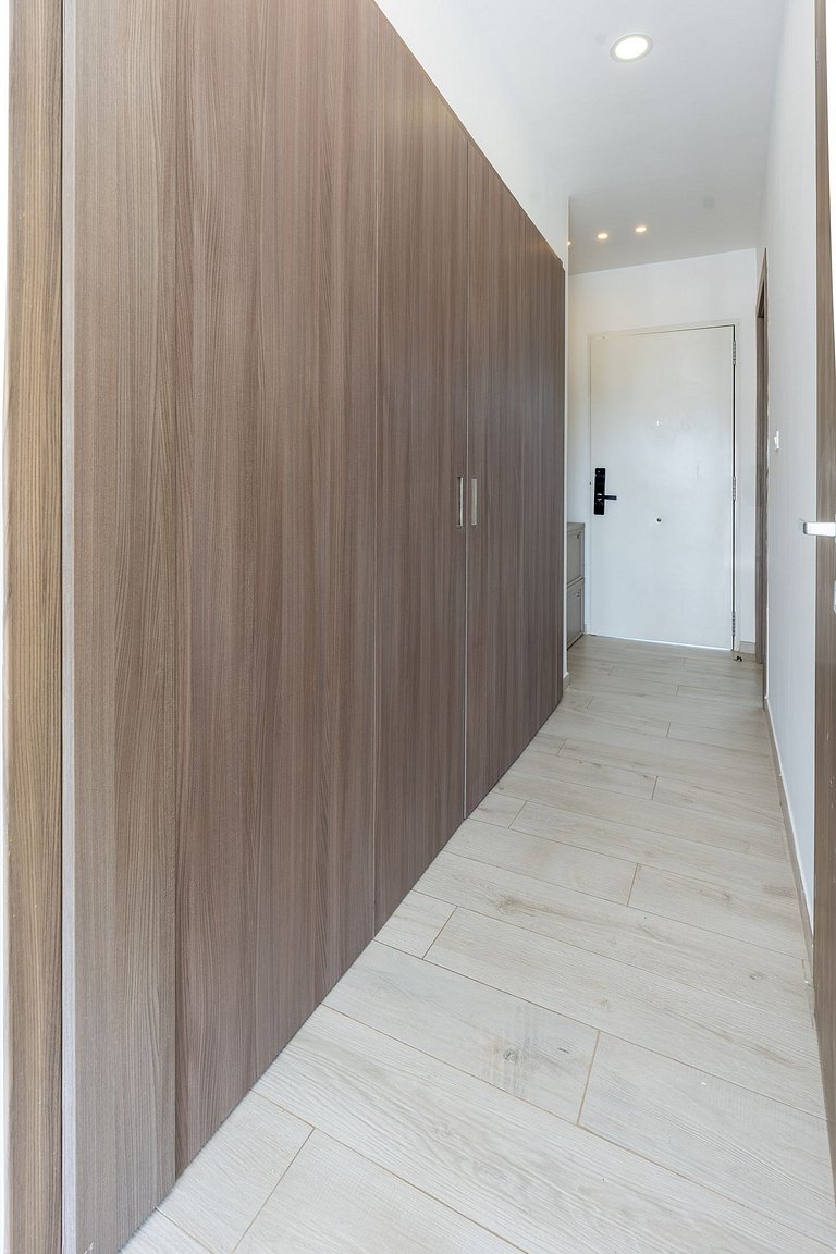 Seaside Luxury 1BDR Condo Paseo Playa Coral D-306