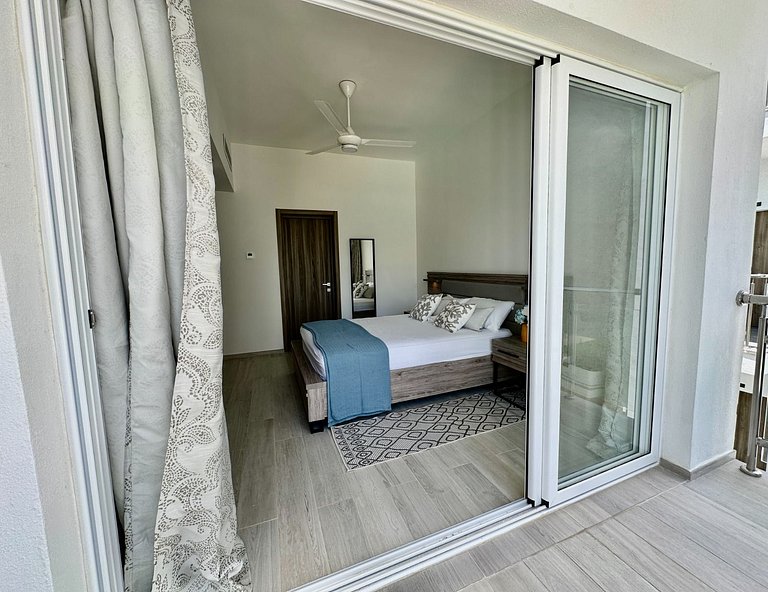 Corner 2BDR in Coral Bay 2 in front of Hard Rock