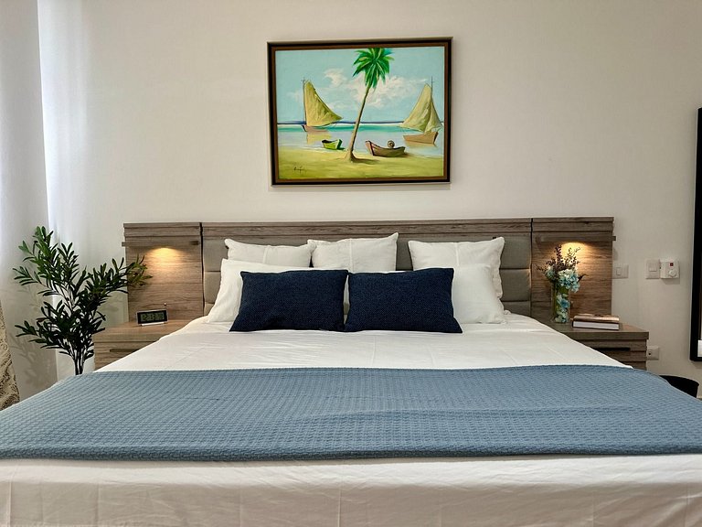 Corner 2BDR in Coral Bay 2 in front of Hard Rock