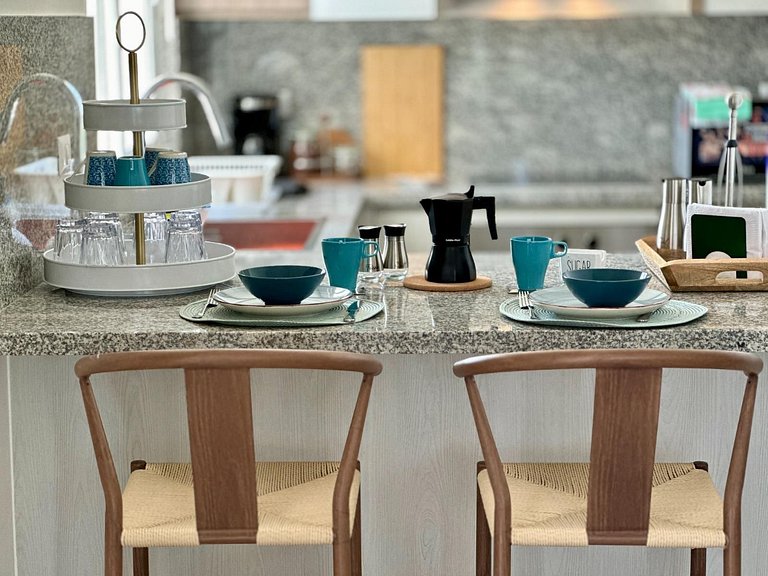 Corner 2BDR in Coral Bay 2 in front of Hard Rock