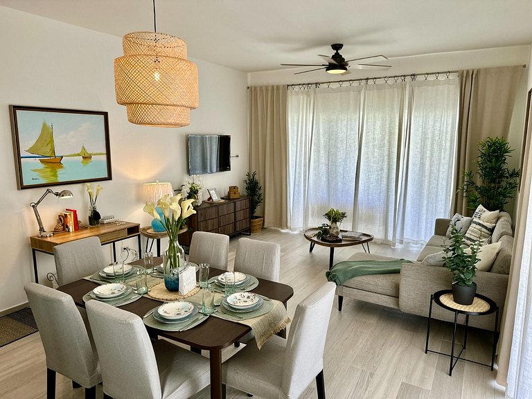 Corner 2BDR in Coral Bay 2 in front of Hard Rock