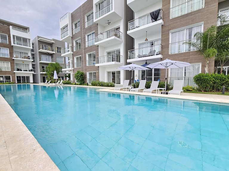 Corner 2BDR in Coral Bay 2 in front of Hard Rock