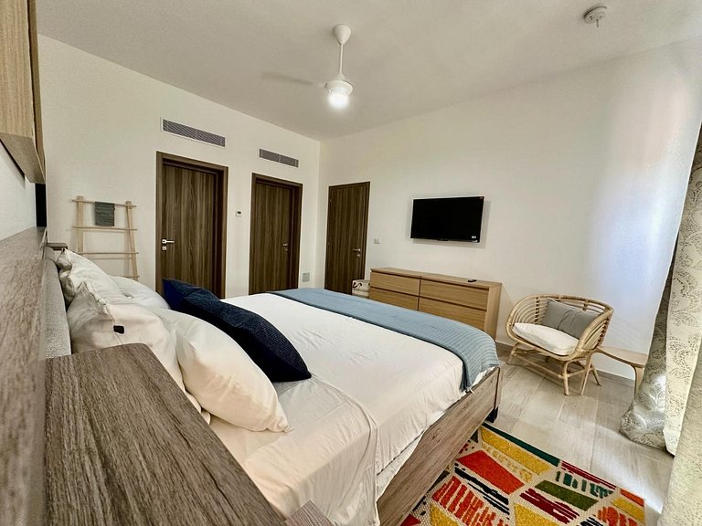 Corner 2BDR in Coral Bay 2 in front of Hard Rock