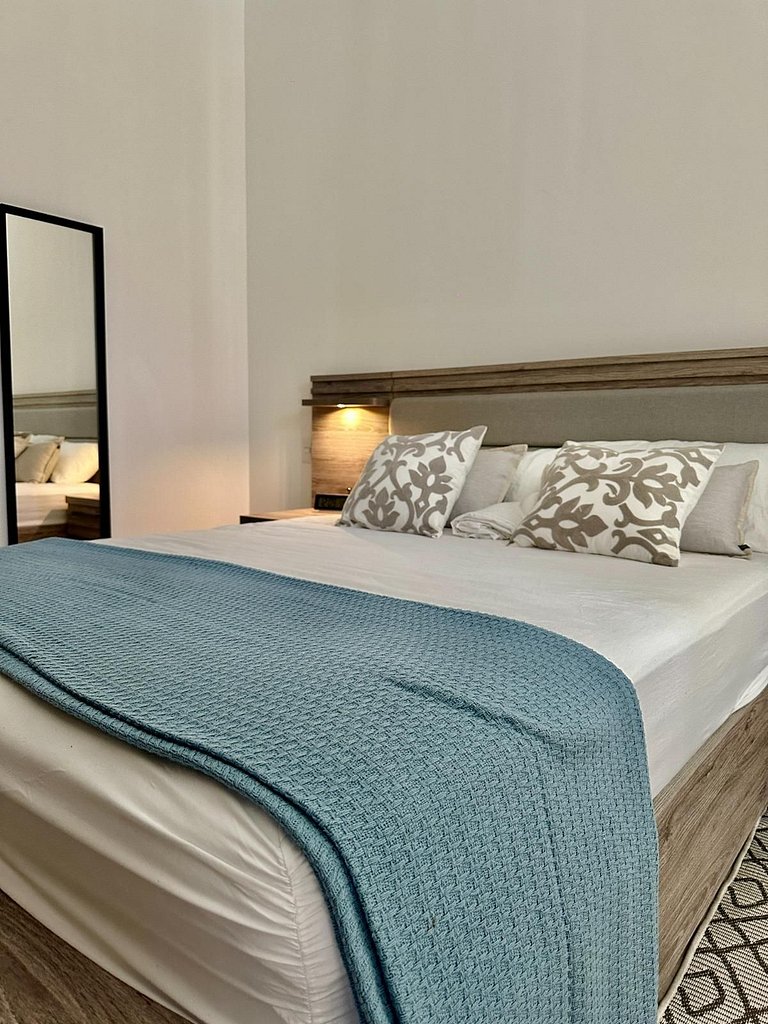 Corner 2BDR in Coral Bay 2 in front of Hard Rock