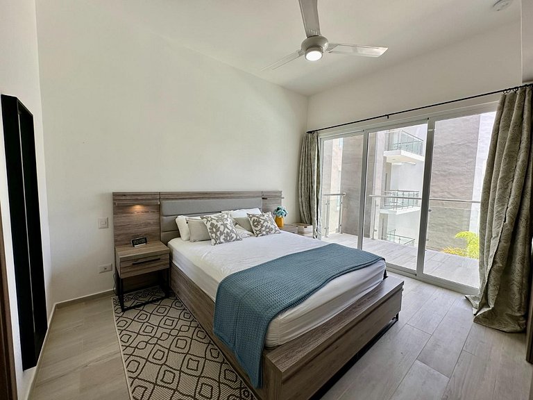 Corner 2BDR in Coral Bay 2 in front of Hard Rock