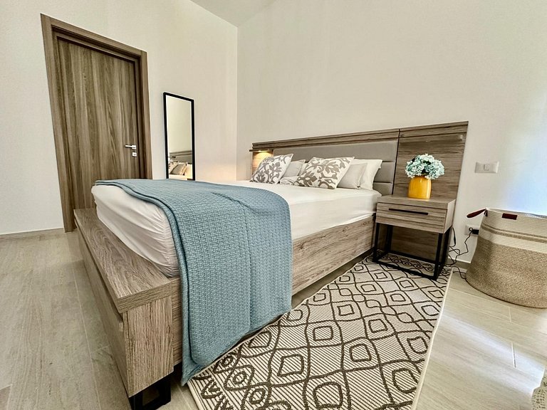 Corner 2BDR in Coral Bay 2 in front of Hard Rock