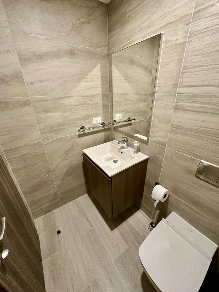 Corner 2BDR in Coral Bay 2 in front of Hard Rock