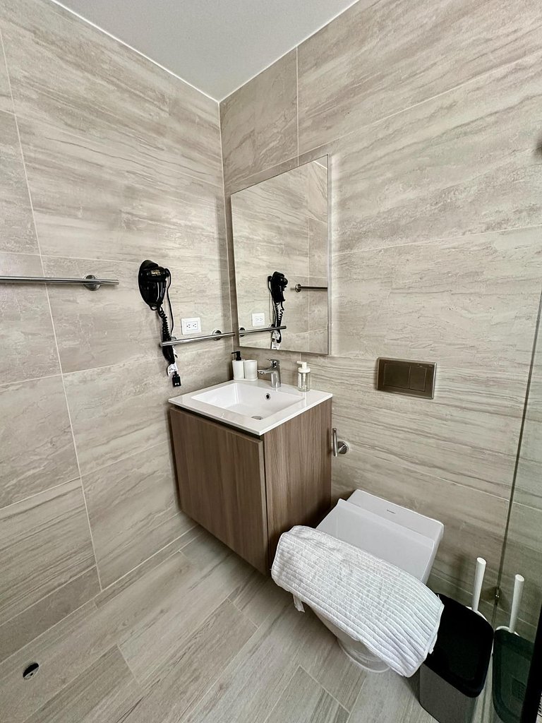 Corner 2BDR in Coral Bay 2 in front of Hard Rock