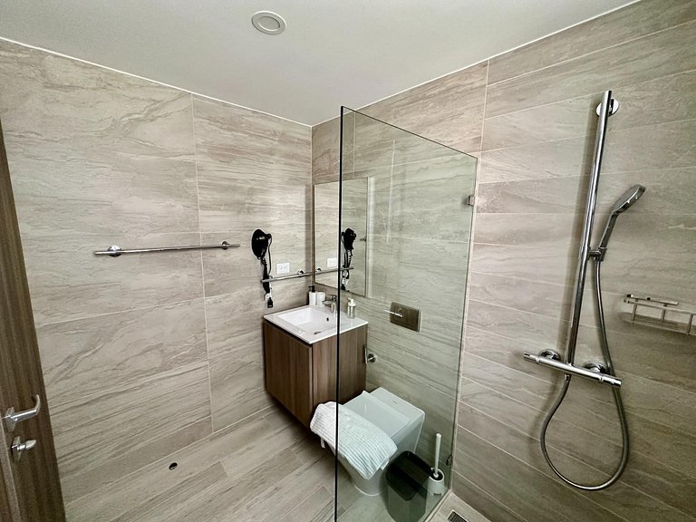 Corner 2BDR in Coral Bay 2 in front of Hard Rock