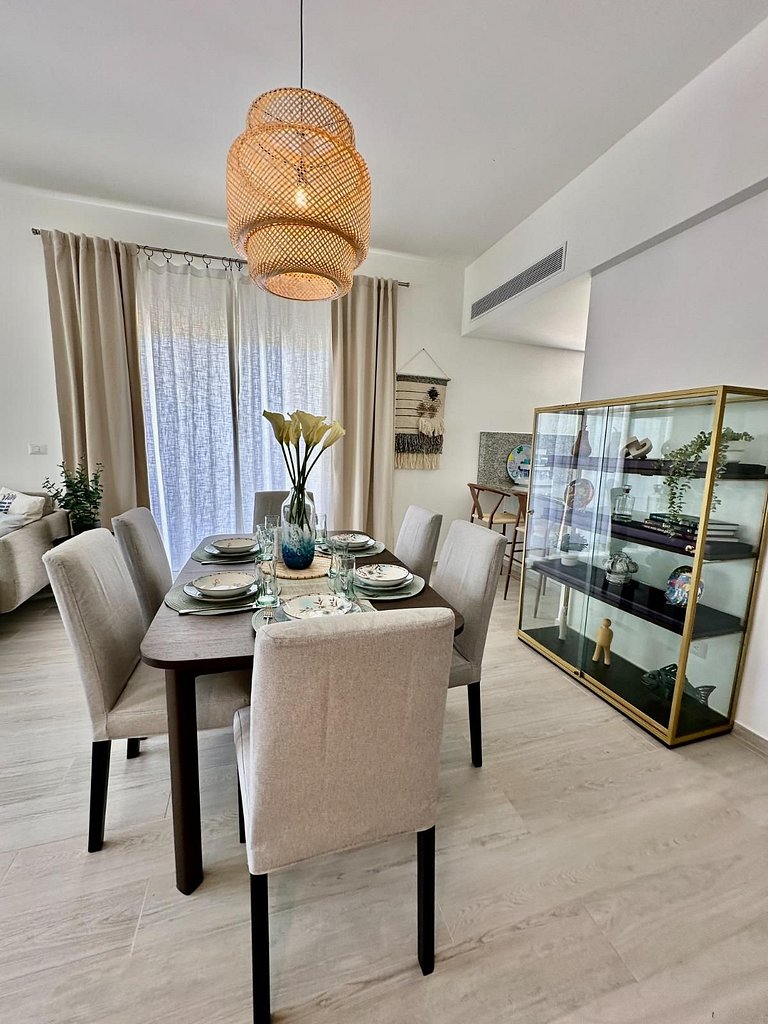 Corner 2BDR in Coral Bay 2 in front of Hard Rock