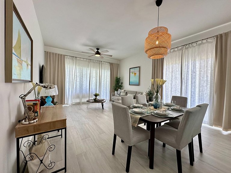 Corner 2BDR in Coral Bay 2 in front of Hard Rock