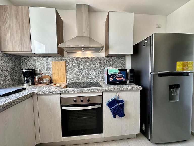 Corner 2BDR in Coral Bay 2 in front of Hard Rock