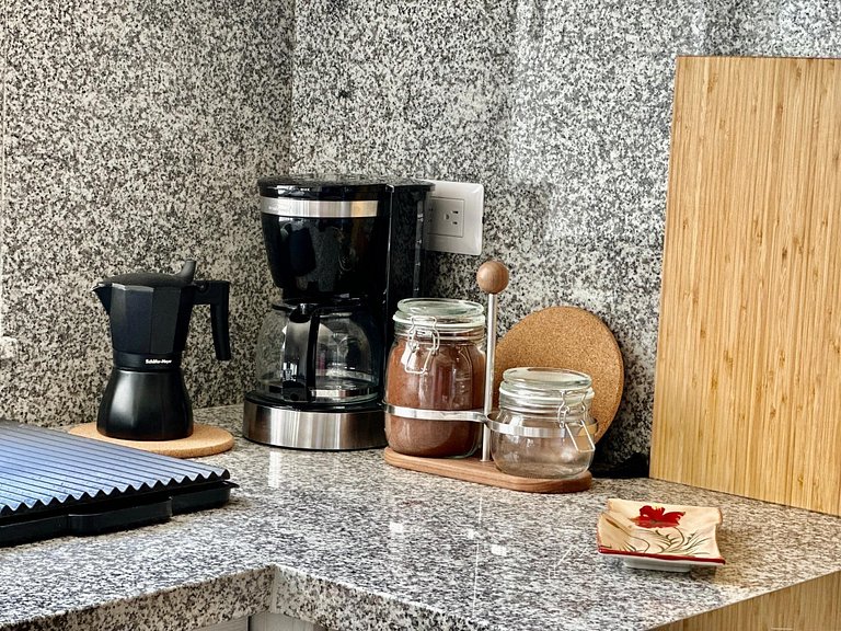 Corner 2BDR in Coral Bay 2 in front of Hard Rock