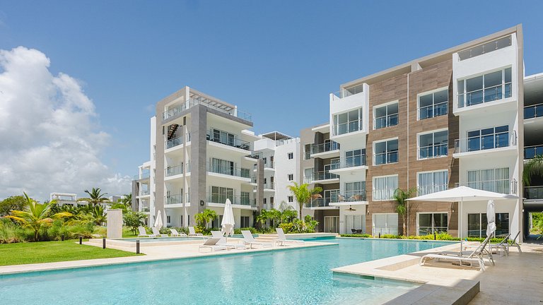 Melody 2BDR Condo with Pool View in Coral Bay #2