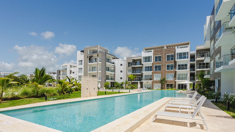 Melody 2BDR Condo with Pool View in Coral Bay #2