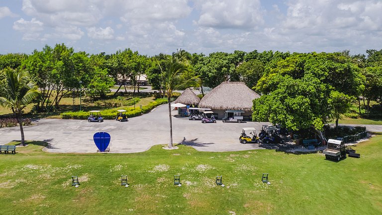 Hard Rock Golf Cozy 1BR • Pool & Golf Views