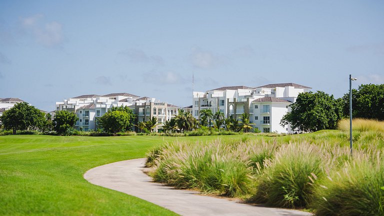 Hard Rock Golf Cozy 1BR • Pool & Golf Views