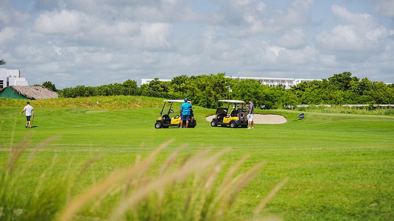 Hard Rock Golf Cozy 1BR • Pool & Golf Views