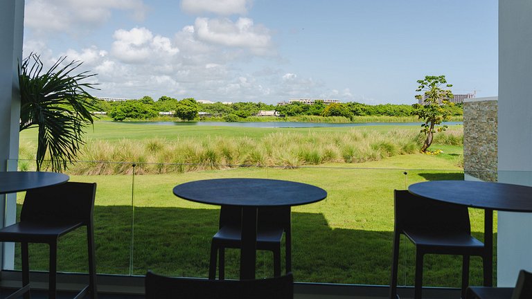 Hard Rock Golf Cozy 1BR • Pool & Golf Views