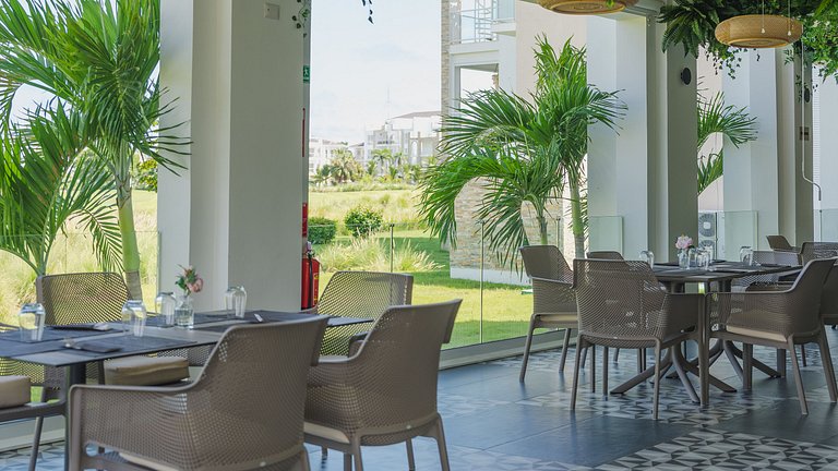 Hard Rock Golf Cozy 1BR • Pool & Golf Views