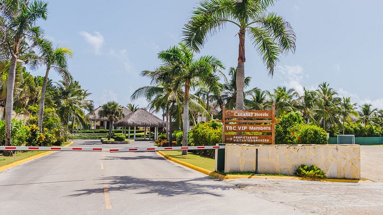 Unique Pool & Golf view retreat 1BR in Hard Rock