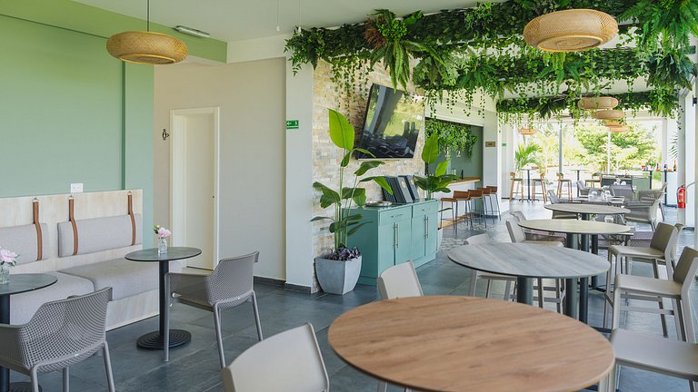 Golf & Lake View Oasis •Private Jacuzzi •Hard Rock