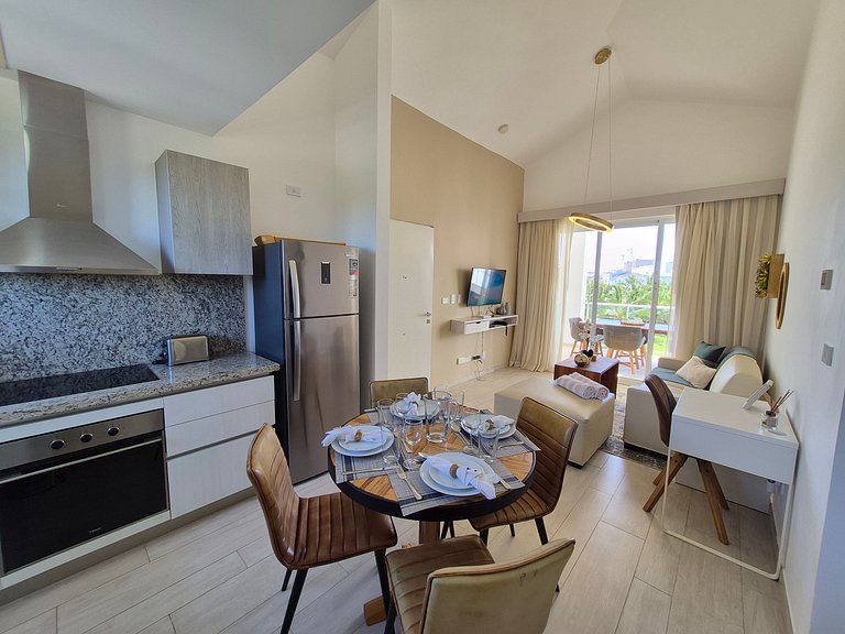 Unique 1BR Retreat w/ Pool & Golf View HR