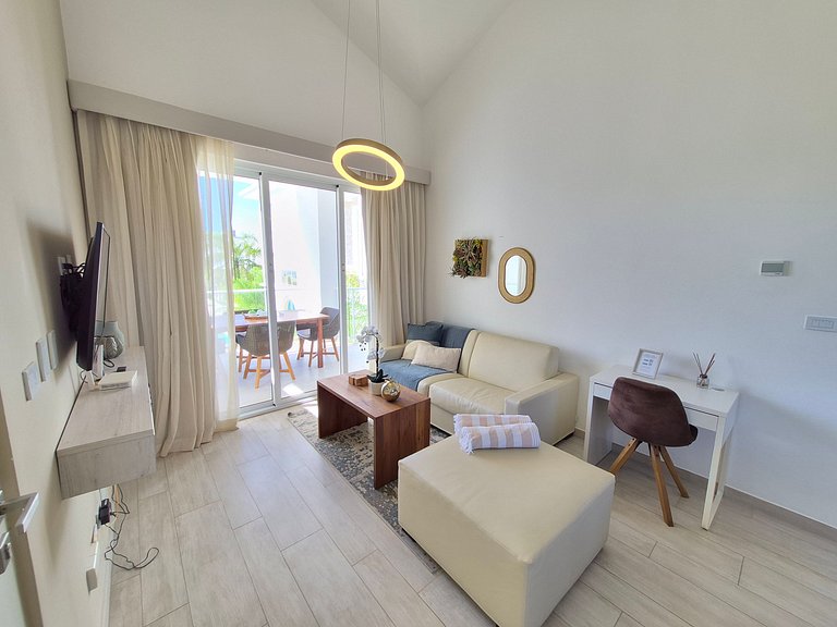 Unique 1BR Retreat w/ Pool & Golf View HR