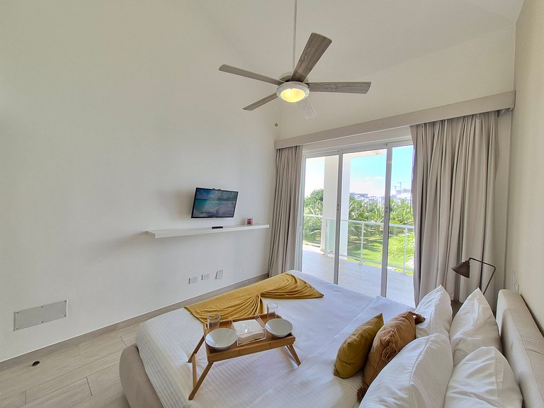 Unique 1BR Retreat w/ Pool & Golf View HR
