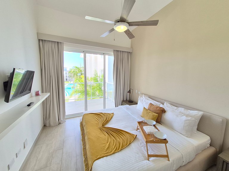 Unique 1BR Retreat w/ Pool & Golf View HR
