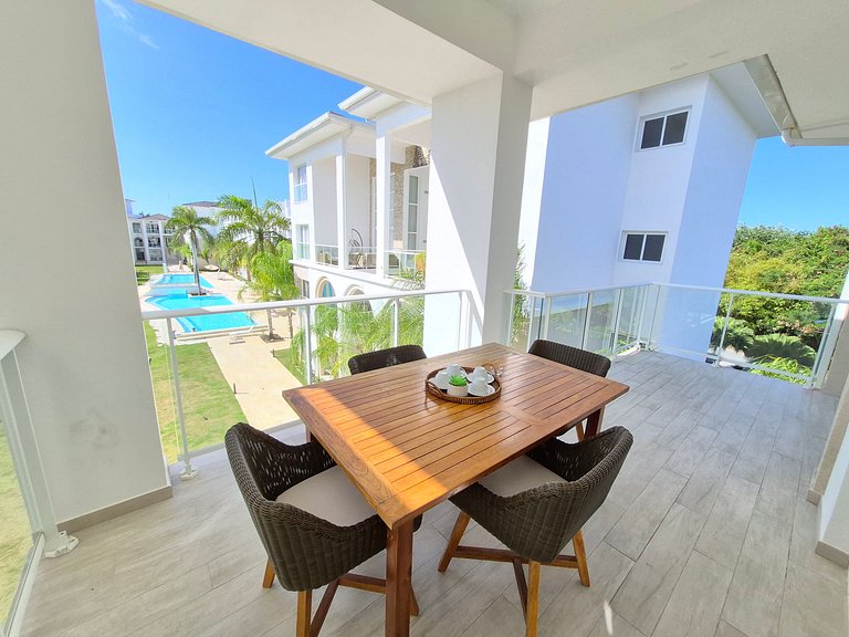 Unique 1BR Retreat w/ Pool & Golf View HR