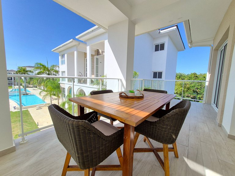 Unique 1BR Retreat w/ Pool & Golf View HR