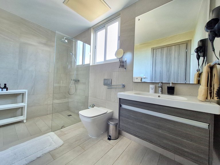 Unique 1BR Retreat w/ Pool & Golf View HR