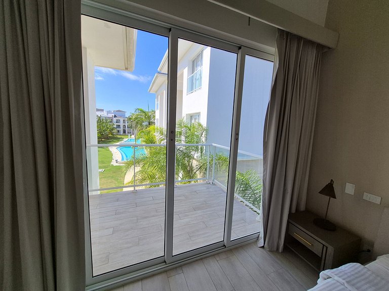 Unique 1BR Retreat w/ Pool & Golf View HR