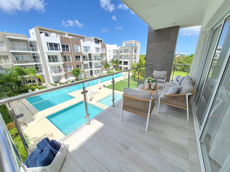 Corner 2BDR in Coral Bay 2 in front of Hard Rock