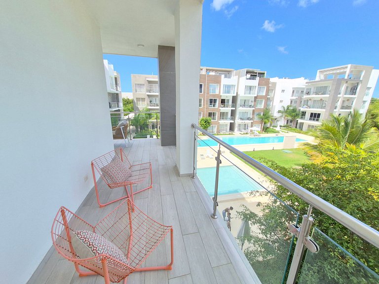 Corner 2BDR in Coral Bay 2 in front of Hard Rock